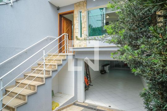Garagem de casa à venda com 3 quartos, 200m² em Barcelona, São Caetano do Sul