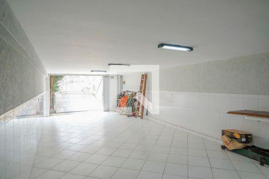Garagem de casa à venda com 3 quartos, 200m² em Barcelona, São Caetano do Sul