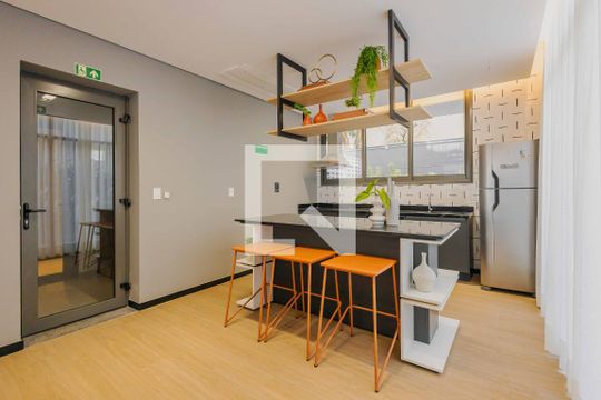 Área comum de kitnet/studio para alugar com 1 quarto, 27m² em Cerqueira César, São Paulo