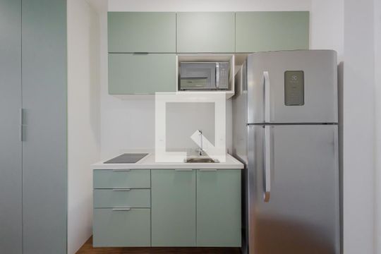 Cozinha de kitnet/studio para alugar com 1 quarto, 27m² em Cerqueira César, São Paulo