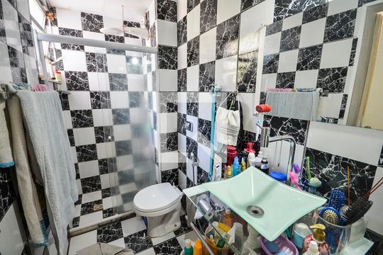 Banheiro de apartamento à venda com 3 quartos, 55m² em Grajaú, Rio de Janeiro