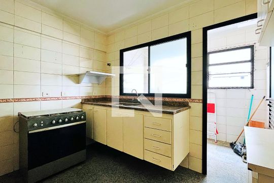 Cozinha de apartamento para alugar com 3 quartos, 81m² em Vila Rosália, Guarulhos