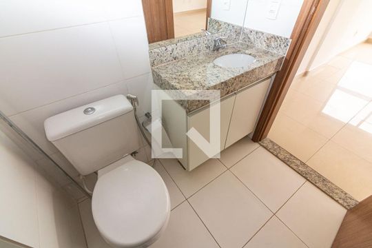 Banheiro de kitnet/studio para alugar com 1 quarto, 118m² em Sqnw, Brasília
