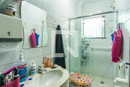Banheiro 1 de casa à venda com 5 quartos, 285m² em Vila Curuçá, Santo André