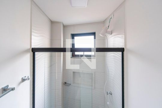 Banheiro de kitnet/studio à venda com 1 quarto, 30m² em Vila Bastos, Santo André