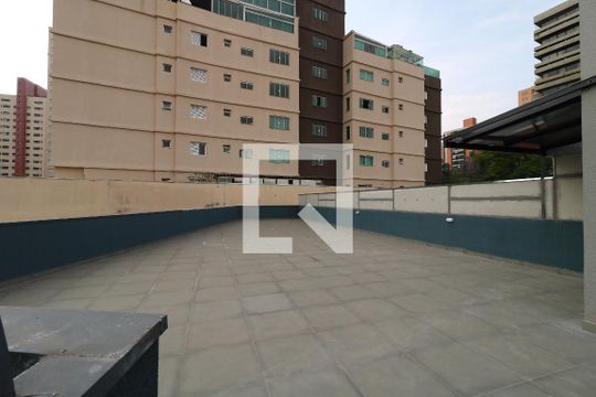 Quintal de kitnet/studio à venda com 0 quarto, 24m² em Vila Bastos, Santo André