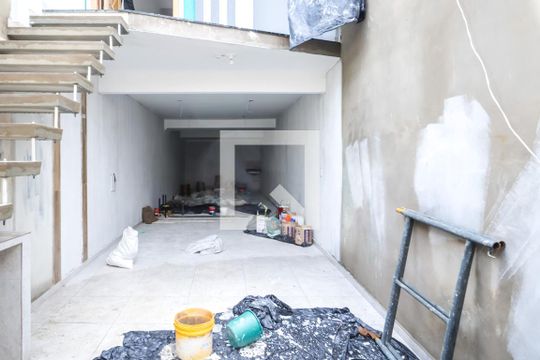 Garagem de casa à venda com 2 quartos, 124m² em Sacomã, São Paulo