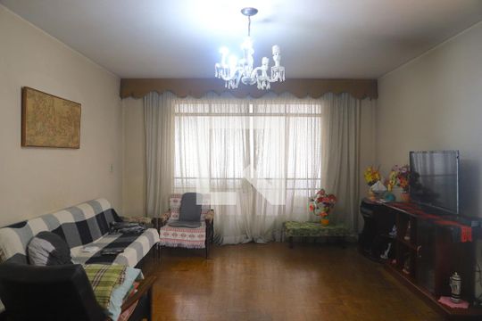 Casa para alugar com 3 quartos, 180m² em Mirandópolis, São Paulo