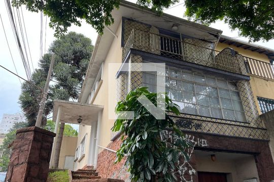 Fachada de casa para alugar com 3 quartos, 180m² em Mirandópolis, São Paulo