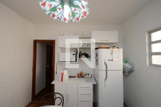 Cozinha de casa à venda com 2 quartos, 150m² em Veleiros, São Paulo