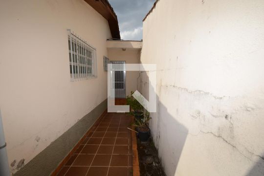 Quintal de casa à venda com 2 quartos, 150m² em Veleiros, São Paulo