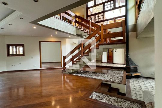 Sala de casa de condomínio à venda com 3 quartos, 720m² em Alphaville, Santana de Parnaíba