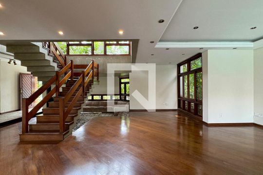 Sala de casa de condomínio à venda com 3 quartos, 720m² em Alphaville, Santana de Parnaíba
