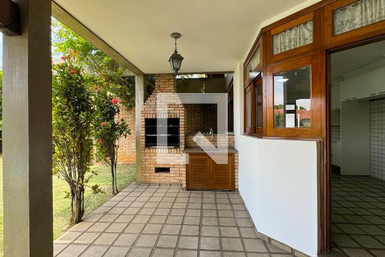 Churrasqueira de casa de condomínio para alugar com 3 quartos, 720m² em Alphaville, Santana de Parnaíba