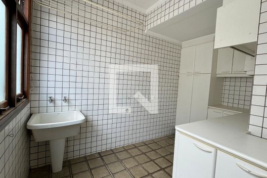 Área de Serviço de casa de condomínio para alugar com 3 quartos, 720m² em Alphaville, Santana de Parnaíba