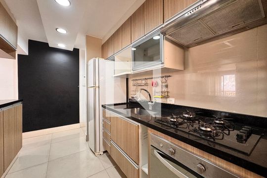 Cozinha de apartamento à venda com 2 quartos, 70m² em Vila Valparaíso, Santo André