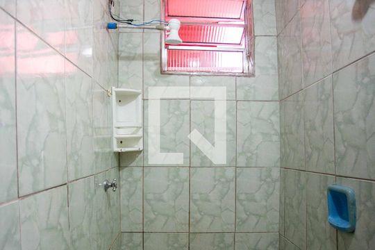Banheiro de casa para alugar com 1 quarto, 83m² em Serraria, Diadema