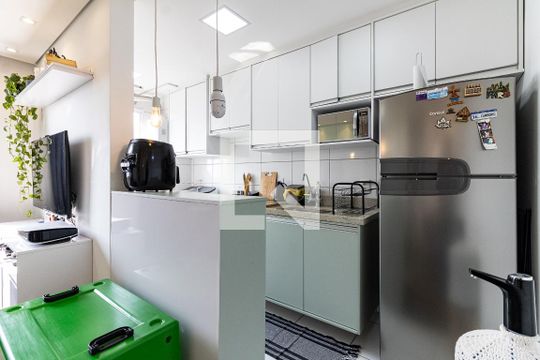 Cozinha de apartamento à venda com 2 quartos, 48m² em Jardim Santa Emilia, São Paulo
