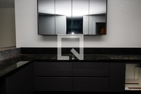 Cozinha de apartamento para alugar com 2 quartos, 150m² em Serra, Belo Horizonte
