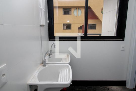 Área de Serviço de apartamento para alugar com 2 quartos, 150m² em Serra, Belo Horizonte