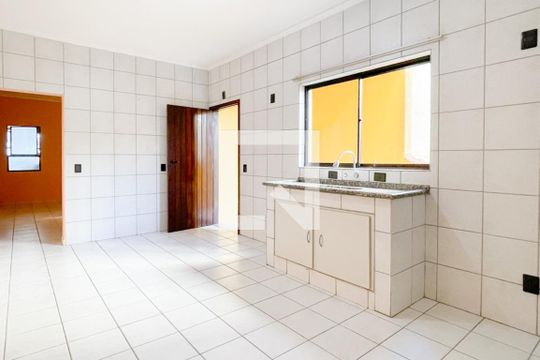 Cozinha de casa para alugar com 2 quartos, 100m² em Baeta Neves, São Bernardo do Campo