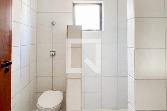 Banheiro Social de casa para alugar com 2 quartos, 100m² em Baeta Neves, São Bernardo do Campo