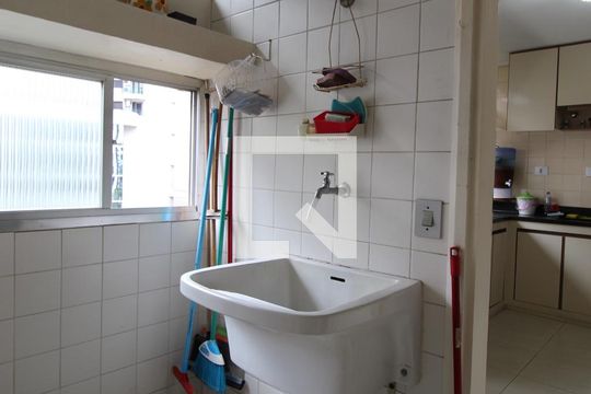 Área de Serviço de apartamento para alugar com 3 quartos, 135m² em Itaim Bibi, São Paulo
