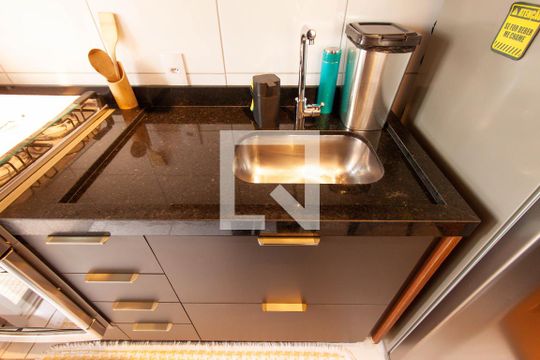 Cozinha de apartamento à venda com 2 quartos, 41m² em Vila Graciosa, São Paulo