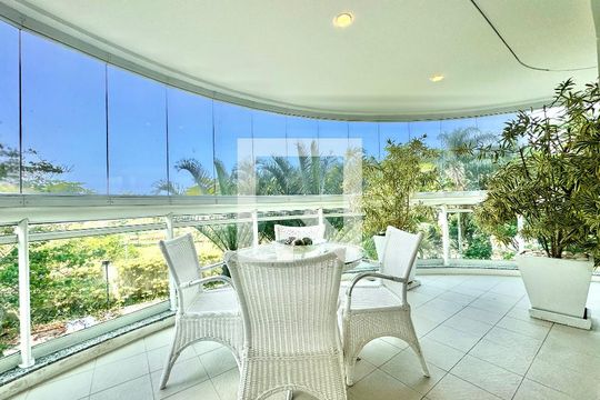Varanda de apartamento à venda com 4 quartos, 220m² em Barra da Tijuca, Rio de Janeiro