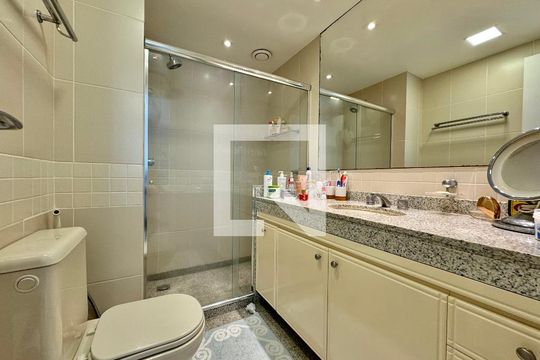 Banheiro da Suíte 1 de apartamento à venda com 4 quartos, 220m² em Barra da Tijuca, Rio de Janeiro