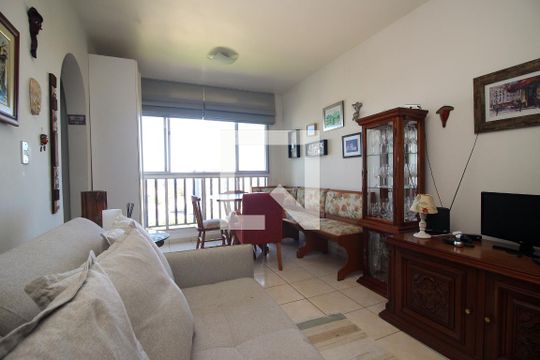 Sala de apartamento para alugar com 2 quartos, 61m² em Cristal, Porto Alegre