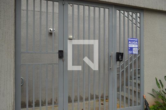 Fachada + Plaquinha de apartamento para alugar com 2 quartos, 35m² em Ipiranga, São Paulo