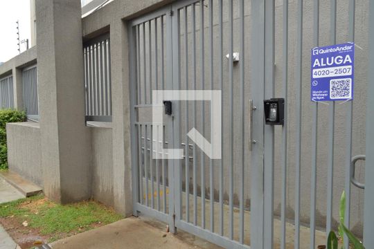 Fachada + Plaquinha de apartamento para alugar com 2 quartos, 35m² em Ipiranga, São Paulo