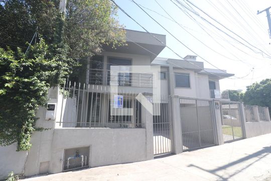 Fachada de casa à venda com 3 quartos, 112m² em Pátria Nova, Novo Hamburgo