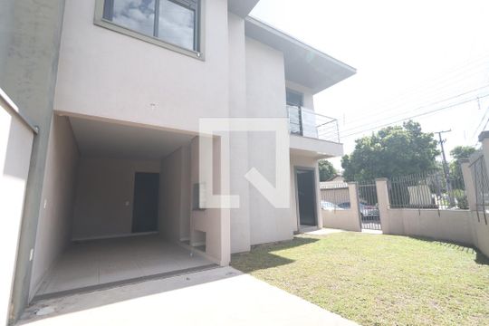 Fachada de casa à venda com 3 quartos, 120m² em Boa Vista, Novo Hamburgo