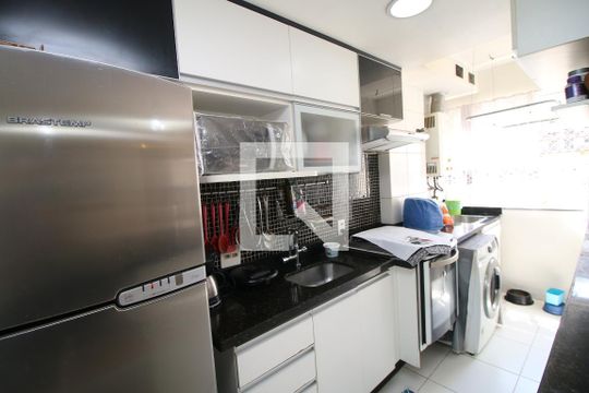 Cozinha de apartamento à venda com 2 quartos, 48m² em Irajá, Rio de Janeiro