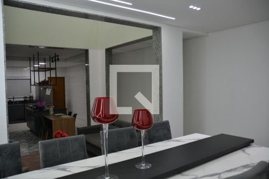 Sala de casa para alugar com 4 quartos, 435m² em Santa Maria, São Caetano do Sul