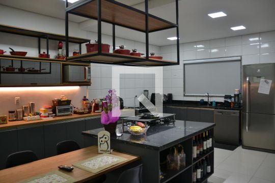 Cozinha de casa à venda com 4 quartos, 435m² em Santa Maria, São Caetano do Sul