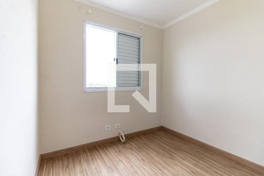 Quarto 2 de apartamento para alugar com 2 quartos, 47m² em Taboão, São Paulo