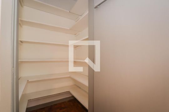 Closet de apartamento à venda com 2 quartos, 78m² em Cerqueira César, São Paulo