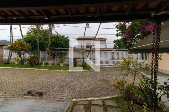 Vista da Sala de apartamento para alugar com 3 quartos, 140m² em Itaipu, Niterói