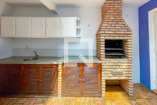 Quintal de casa para alugar com 2 quartos, 130m² em Pinheiros, São Paulo