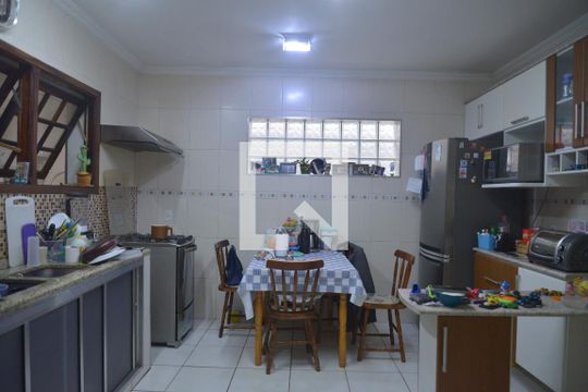 Cozinha de casa para alugar com 3 quartos, 195m² em Vila Marajo, Santo André