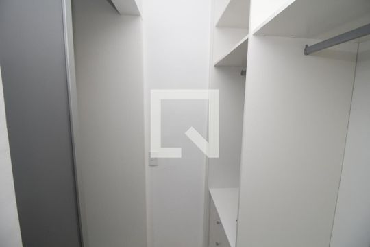 Closet de apartamento para alugar com 2 quartos, 42m² em Chácara Seis de Outubro, São Paulo