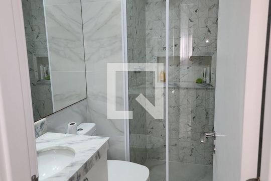 Banheiro de apartamento para alugar com 2 quartos, 74m² em Jardim da Glória, São Paulo