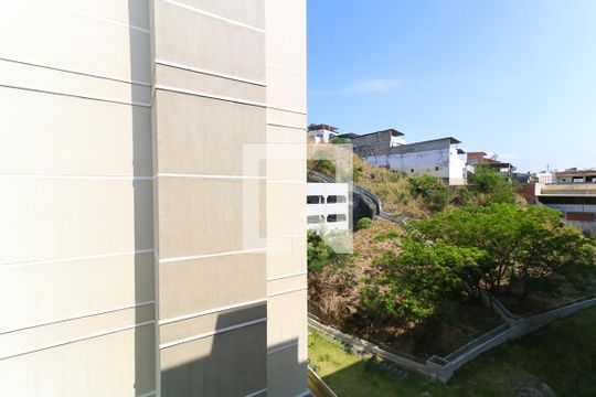 Sala vista de apartamento para alugar com 2 quartos, 45m² em Água Santa, Rio de Janeiro