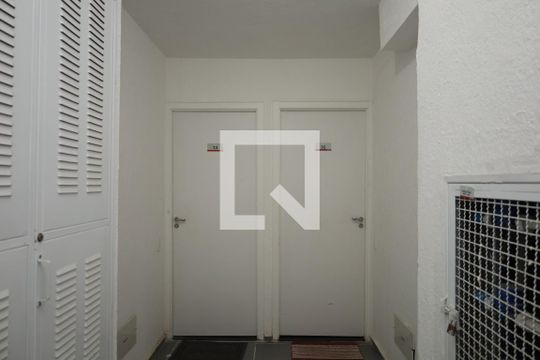 Área comum - Saguão do andar - Porta do apartamento de apartamento à venda com 2 quartos, 43m² em Colônia (zona Leste), São Paulo