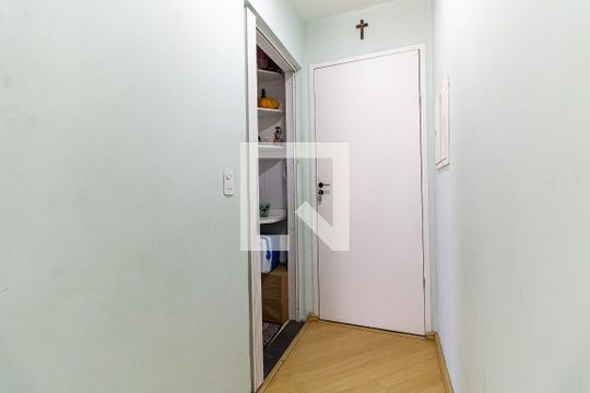 Entrada de apartamento à venda com 2 quartos, 56m² em Saúde, São Paulo