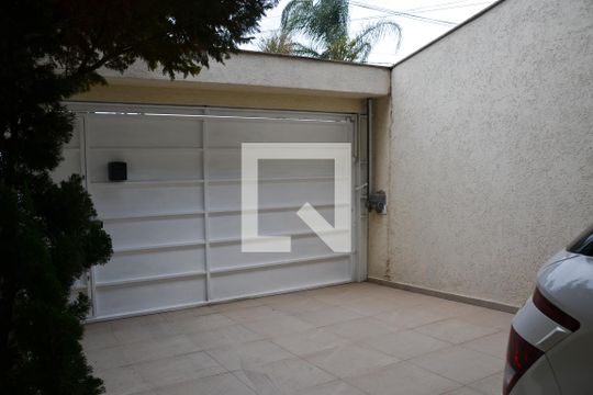 Fachada de casa à venda com 4 quartos, 221m² em Santa Maria, São Caetano do Sul