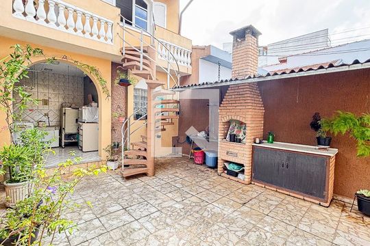 Quintal de casa à venda com 3 quartos, 240m² em Campestre, Santo André